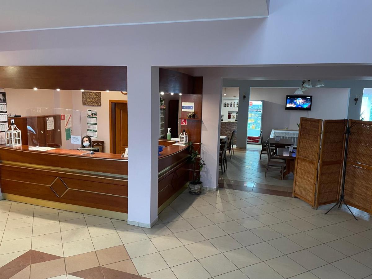 Hotel Dowhan Nowe Eksteriør billede